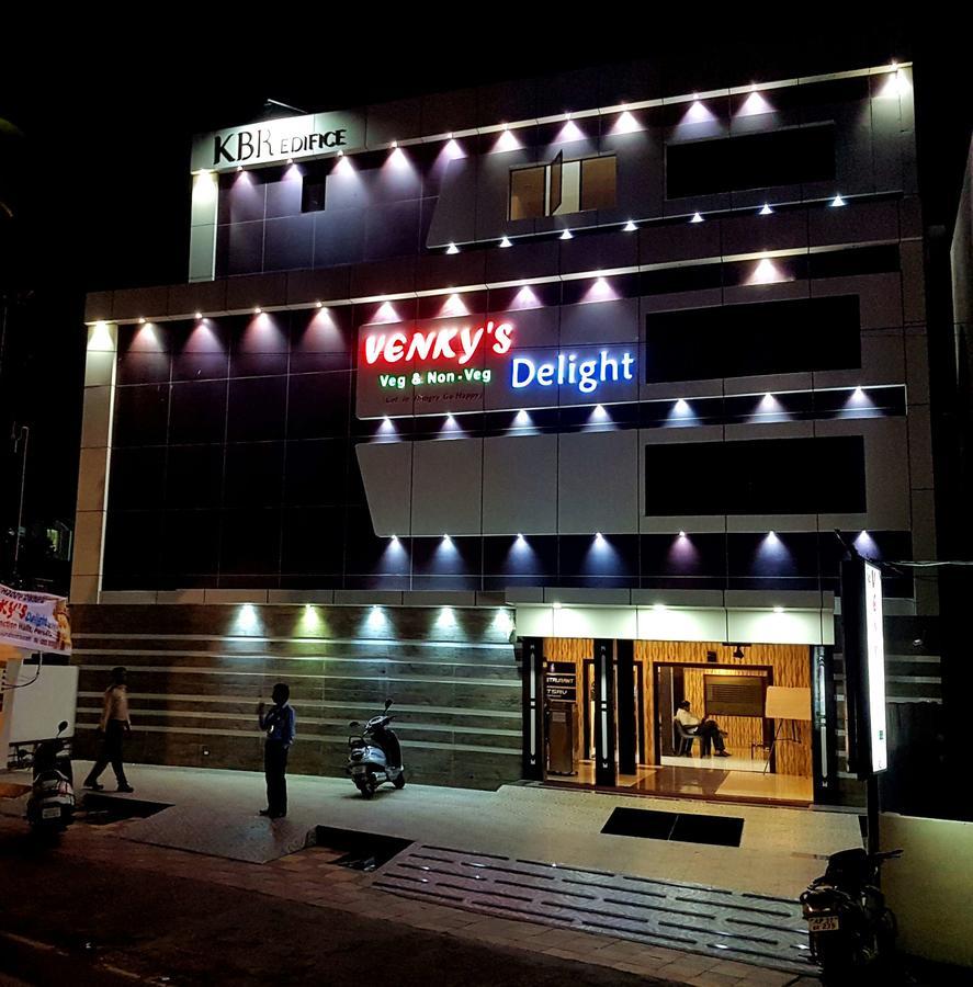 Venky'S Delight Hotell Rājahmundry Exteriör bild